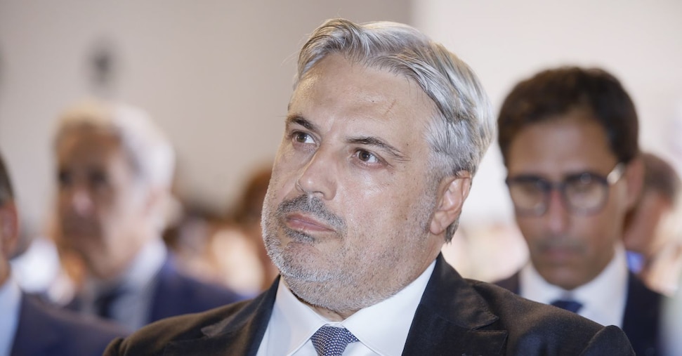 Da ufficiale dell’esercito a vicedirettore del Dis: chi è Giuseppe Del Deo, l’ex 007 indagato per peculato