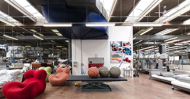 Produzione nello stabilimento di B&B Italia, a Novedrate