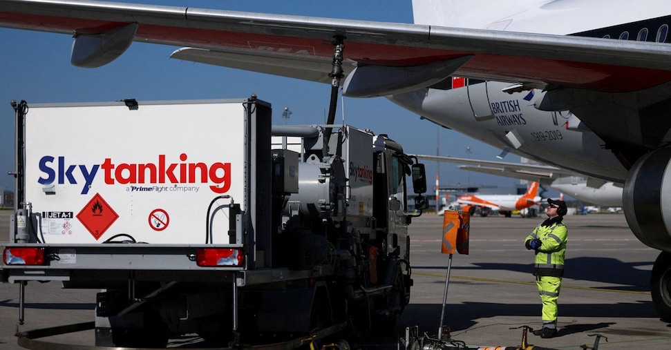 Presidenza Ue, «carenza di jet fuel è possibile». Petroliera Iran viola blocco navale Usa