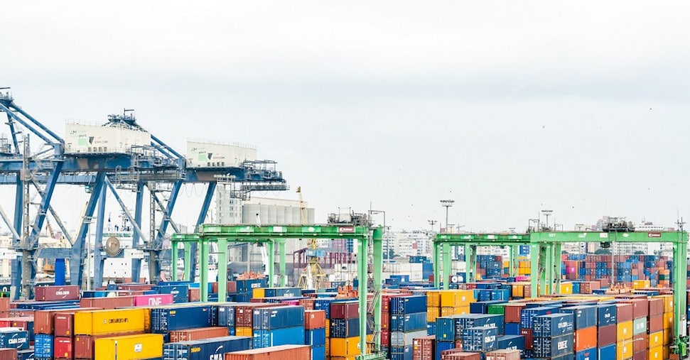 Intelligenza artificiale, per oltre il 40% delle aziende è necessaria nella logistica (e il 50% già la utilizza)