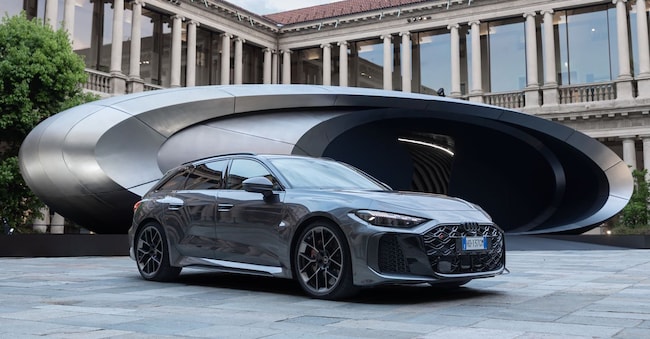 Audi RS 5 Avant e l'installazione di Zaha Hadid Architecs