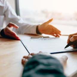 Dealer sales advice to the customer and guide to sign the contract.