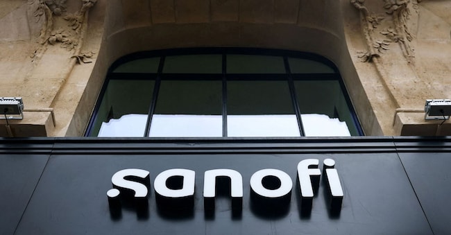 FILE PHOTO: The logo of French drugmaker Sanofi is seen in Paris, France, January 9, 2026. REUTERS/Gonzalo Fuentes/File Photo REUTERS