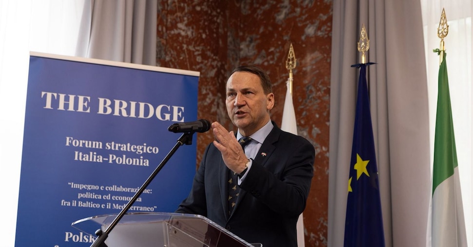 Solovyov e gli insulti a Meloni, il ministro polacco Sikorski: «Putin vuole dividerci»