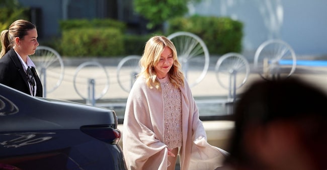 Nella foto la premier Giorgia Meloni arriva a Nicosia (Lefkosia), a Cipro, per partecipare a un vertice dei leader dell’Unione Europea e dei partner regionali REUTERS