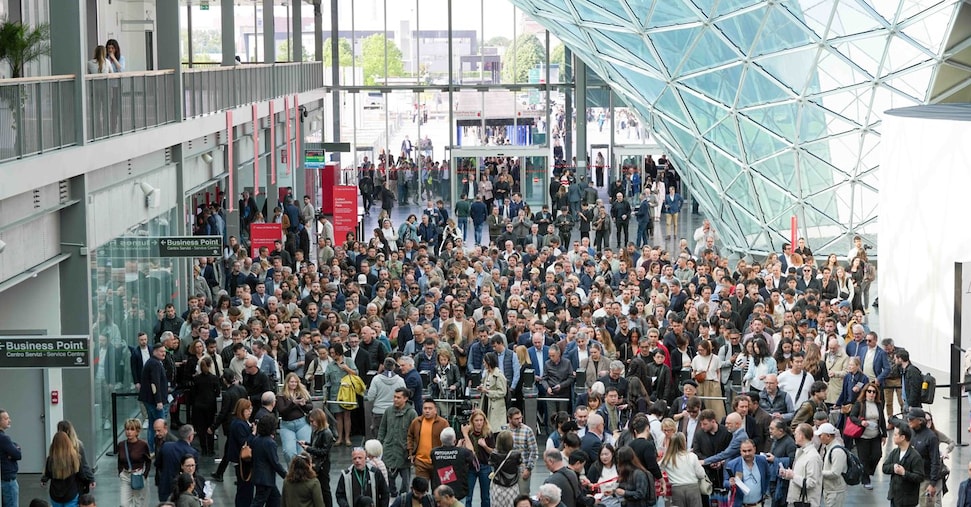 Salone del Mobile, successo oltre le attese: visitatori a quota 300mila