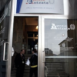 UFFICIO AGENZIE DELLE ENTRATE IN VIA MOSCOVA CHIUSO PER SCIOPERO IMAGOECONOMICA