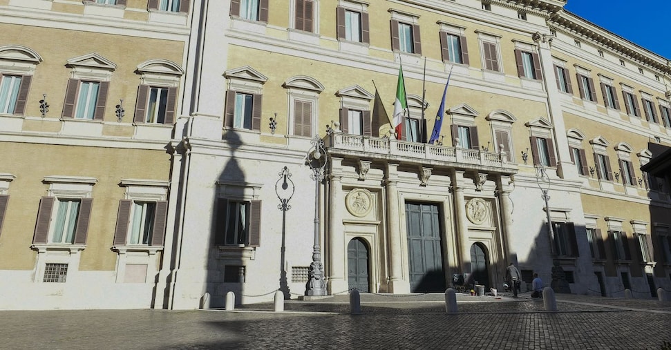 L’Istat risponde al Governo: ruolo indipendente. Corte Conti: mantenere controllo conti