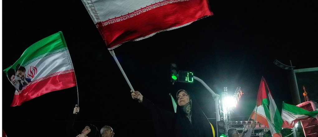 Una manifestazione pro regime a Hormuz (AP Photo/Vahid Salemi) APN