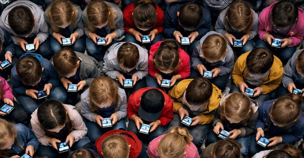 Ue, «Sistemi di controllo per l’età di Facebook e Instagram inefficaci»