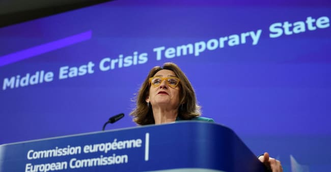 La vicepresidente esecutiva della Commissione europe, Teresa Ribera, interviene durante una conferenza stampa per annunciare il quadro temporaneo sugli aiuti di Stato per la crisi in Medio Oriente  REUTERS