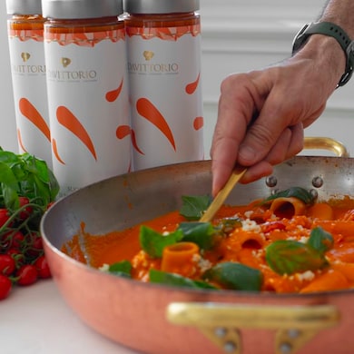 I famosi Paccheri alla Vittorio si possono anche replicare a casa con i prodotti della linea Selection della famiglia Cerea