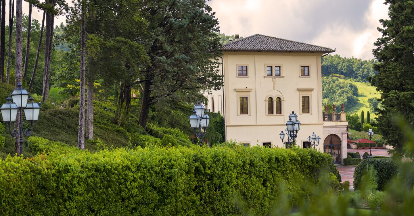 Oaktree verso la vendita di cinque hotel  per 350 milioni