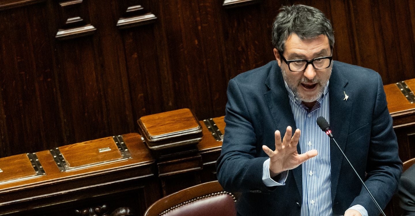 Caro carburante, Salvini rassicura: «Voli garantiti fino a maggio»