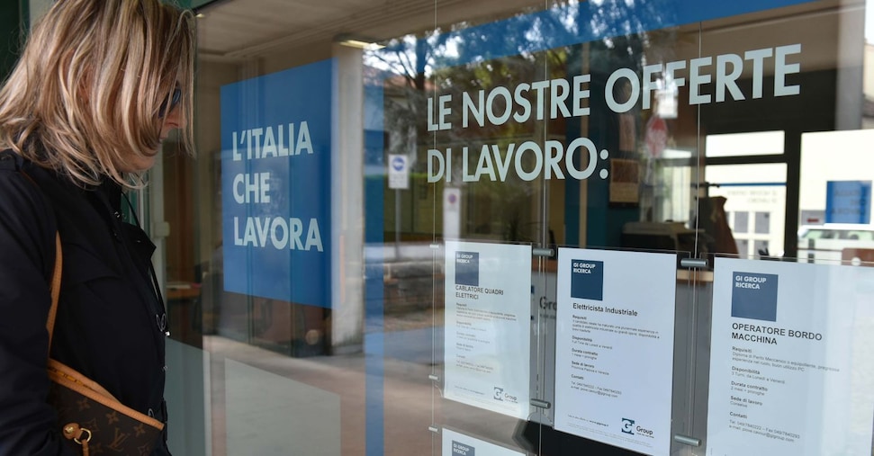 Stipendi, solo un annuncio su tre contiene la Ral