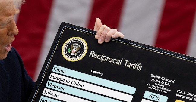 Il presidente Usa Trump annuncia nuovi dazi al 25% per le auto importate dall’Unione europea REUTERS
