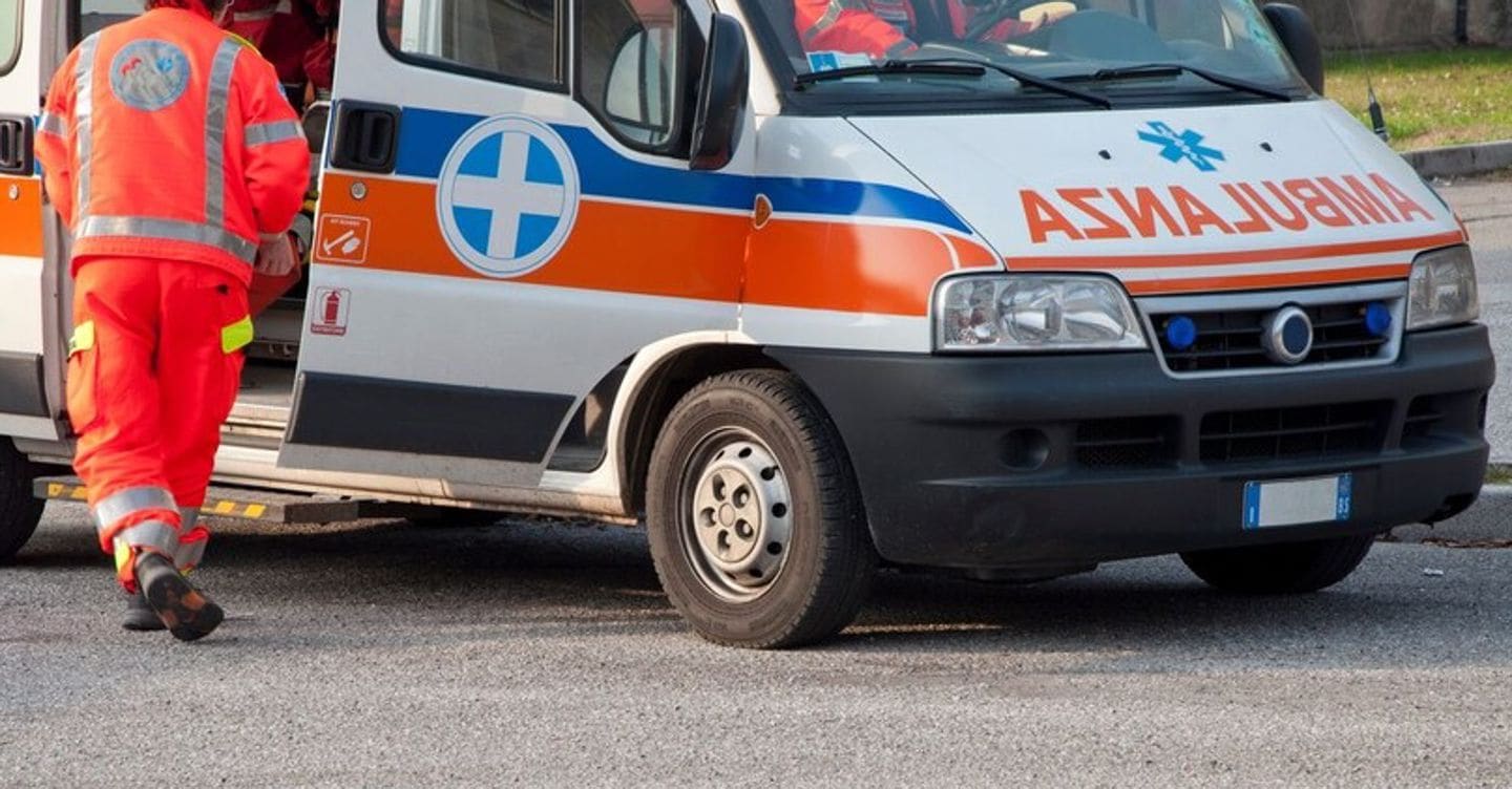 Operaio muore schiacciato da un carrello elevatore nell’Aquilano