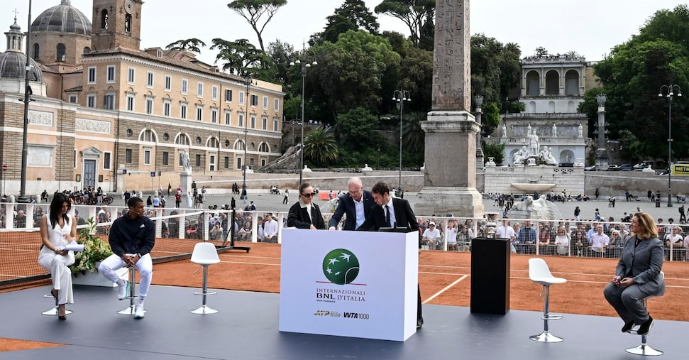 Sky: «Abbiamo scelto di tenere in casa i diritti in chiaro di Roma»