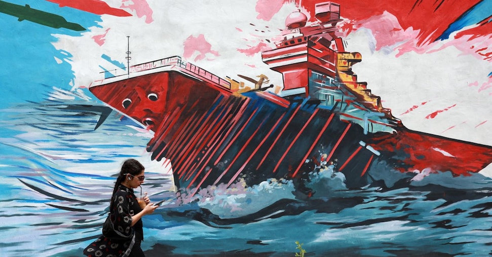 Guerra, ultime notizie. Battaglia a Hormuz: gli Usa aprono un corridoio, Iran smentisce