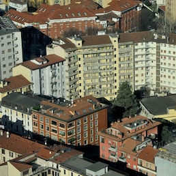 MERCATO  IMMOBILIARE  ABITAZIONI  CASA  IMU  TASSE PALAZZO PALAZZI VEDUTA IMMOBILI IMMOBILE IMAGOECONOMICA