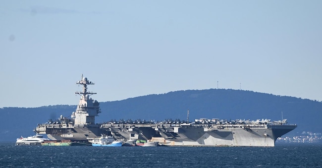 epa12858424 The US Navy aircraft carrier USS Gerald R. Ford (CVN-78) sits anchored in Split, Croatia, 29 March 2026.  EPA/STRINGER EPA