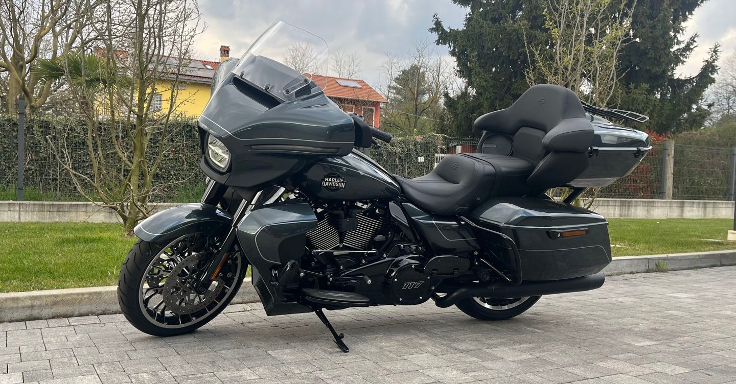 Harley-Davidson Street Glide Limited, come va la viaggiatrice a stelle e strisce