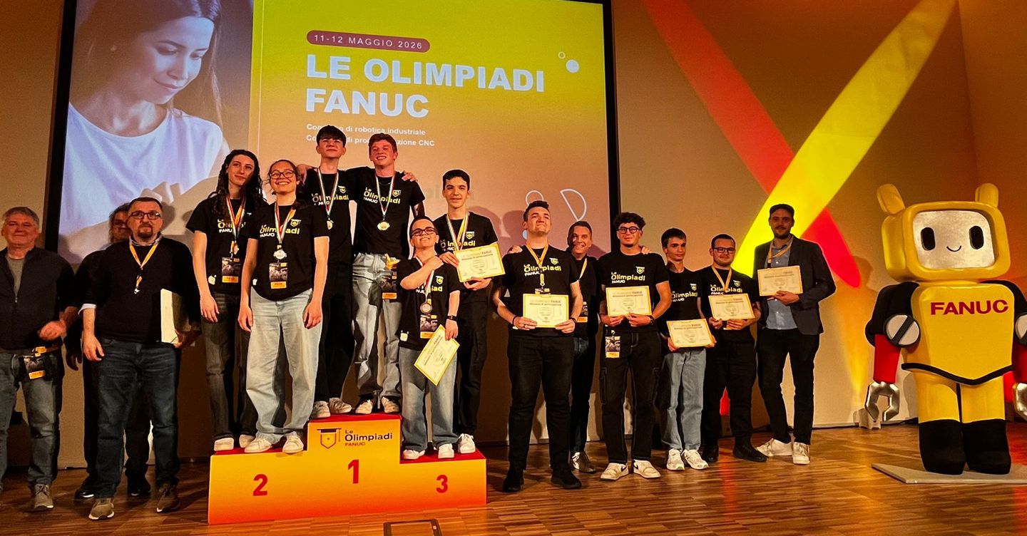https://i2.res.24o.it/images2010/S24/Documenti/2026/05/14/Immagini/Ritagli/Olimpiadi_FANUC_2026_podio_studenti-U23768326174etF-1440x752@IlSole24Ore-Web.jpeg