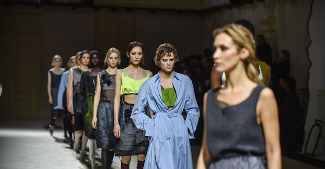 Per la Milano Fashion Week Fall Winter 2026/27 sfilata di Prada, Milano 26 Febbraio 2026. ANSA/MATTEO CORNER

Prada Fashion Show for Milan Fashion Week Fall Winter 2026/2027, Milan, February 26, 2026.
ANSA/MATTEO CORNER ANSA