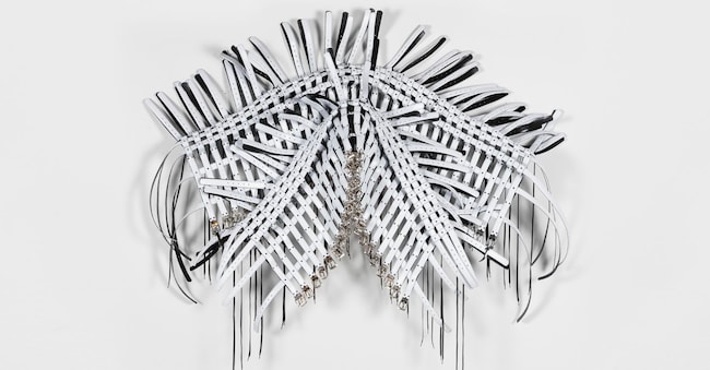 “La Vida Breve (Hedera Iberica)” 2023, di Álvaro Urbano.  ©Courtesy Barbara Sanchez Kane and kurimanzutto, Mexico City / New York