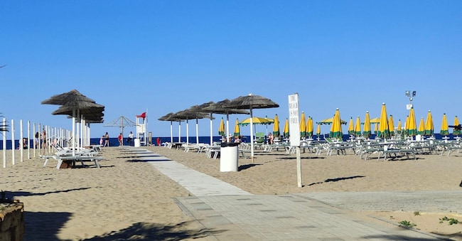 Rimini è tra i Comuni che hanno ottenuto la Bandiera Blu nell’edizione 2026 del riconoscimento del Foundation for Environmental Education, ong con sede a Copenhagen (Ansa)
