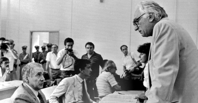 Enzo Tortora e il leader dei radicali Marco Pannella durante il processo d'appello alla nuova camorra organizzata. Napoli, 12 settembre 1986. ANSA ANSA
