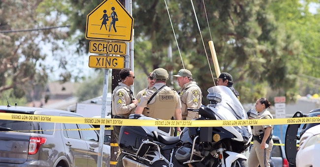 Le forze dell'ordine di San Diego intervengono in seguito a una sparatori presso l'Islamic Center of San Diego, situato nel quartiere di Clairemont a San Diego, California, USA, il 18 maggio 2026. Le forze di polizia di tutta la contea di San Diego sono intervenute in seguito a una sparatoria in corso presso l'Islamic Center of San Diego nel quartiere di Clairemont. Tre persone sono state uccise, tra cui una guardia di sicurezza. EPA/JOHN GASTALDO EPA