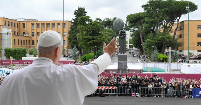 Papa Leone durante la sua visita all'Università'La Sapienza'di Roma, 14 Maggio 2026. ANSA