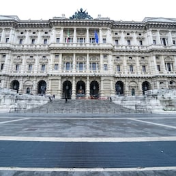 PALAZZO DI GIUSTIZIA PALAZZACCIO PIAZZA CAVOUR CORTE SUPREMA DI CASSAZIONE PALAZZACCIO IMAGOECONOMICA