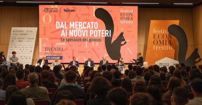 Next Gen Power: i giovani alla guida del futuro (e senza bisogno di retrovisori). Nella foto: Paramjit Kaur, Carlo Alberto Chiavegato, Giuliano Noci, Bruna Olivieri, Gabriele Fava, Pier Maria Saccani, Corrado Passera, Irene Boni, Annarita D'Ambrosio