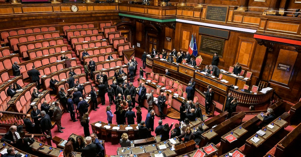 Difesa, «rivedere spesa Nato al 5% del Pil»: poi  la retromarcia della maggioranza. Opposizioni all’attacco
