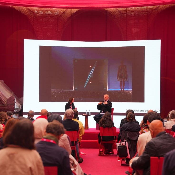 The thousand transformations of Hussein Chalayan - Il Sole 24 ORE