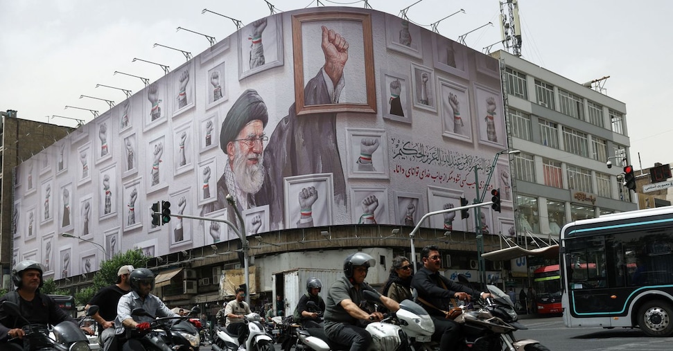 Nyt, Usa e Israele volevano al potere in Iran l’ex presidente Ahmadinejad