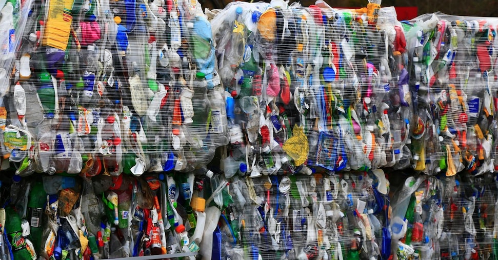 Imballaggi in plastica: cresce la raccolta 2025, riciclo al 49,6% Imballaggi in plastica: cresce la raccolta 2025, riciclo al 49,6%