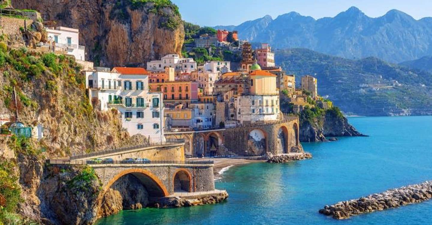 https://i2.res.24o.it/images2010/S24/Documenti/2026/05/22/Immagini/Ritagli/amalfi%20(002)-U58570355220GMa-1440x752@IlSole24Ore-Web.jpg