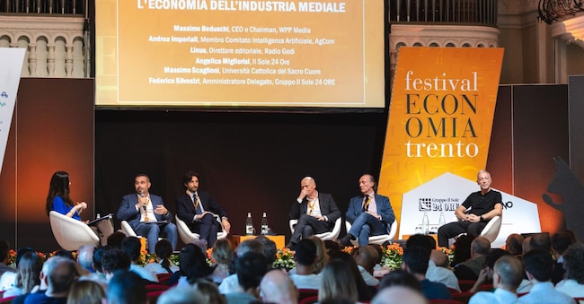 L'economia dell’industria mediale
Nella foto: Angelica Migliorisi, Massimo Scaglioni, Federico Silvestri, Massimo Beduschi, Andrea Imperiali, Linus.