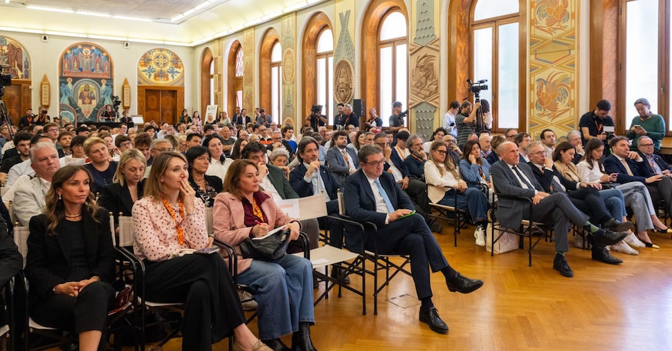Termina oggi edizione record del Festival dell’Economia, chiude Orsini alle 18
