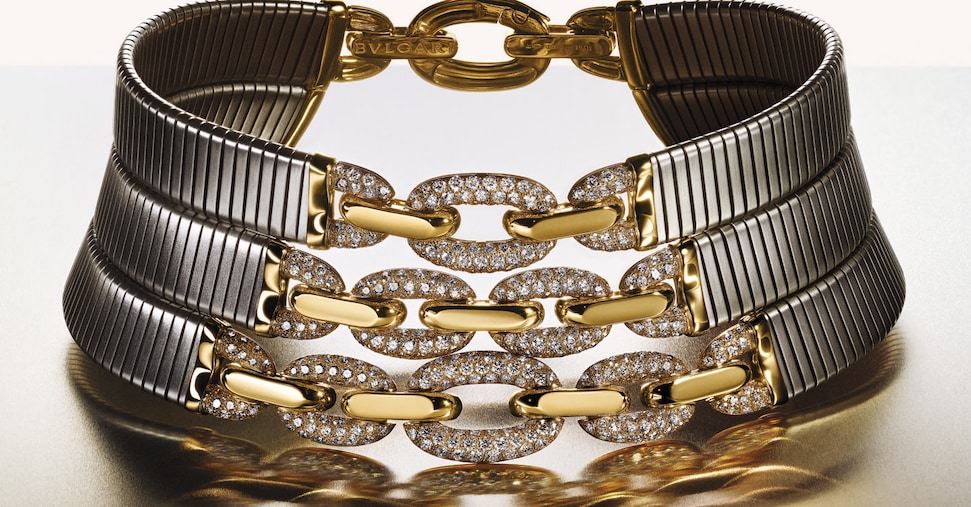Bulgari rinnova l’incontro fra acciaio e oro. E punta alla Luna