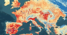 Fotografata dai satelliti l'ondata di caldo che sta attraversando l'Europa: l'immagine, diffusa dall'Agenzia Spaziale Europea, è stata rilevata da Sentinel 3,
la missione che fa parte del programma Copernicus di Esa e Commissione Europea e in grado di raccogliere i dati relativi alla temperatura sulla superficie terrestre e sul mare. Roma, 27 maggio ANSA COPERNICUS DI ESA-NPK ANSA