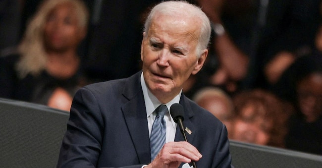 L'ex presidente degli Stati Uniti Joe Biden interviene durante una cerimonia commemorativa in onore del leader dei diritti civili, il reverendo Jesse Jackson, a Chicago, Illinois, Stati Uniti, il 6 marzo 2026. REUTERS/Jim Vondruska/Foto d'archivio REUTERS