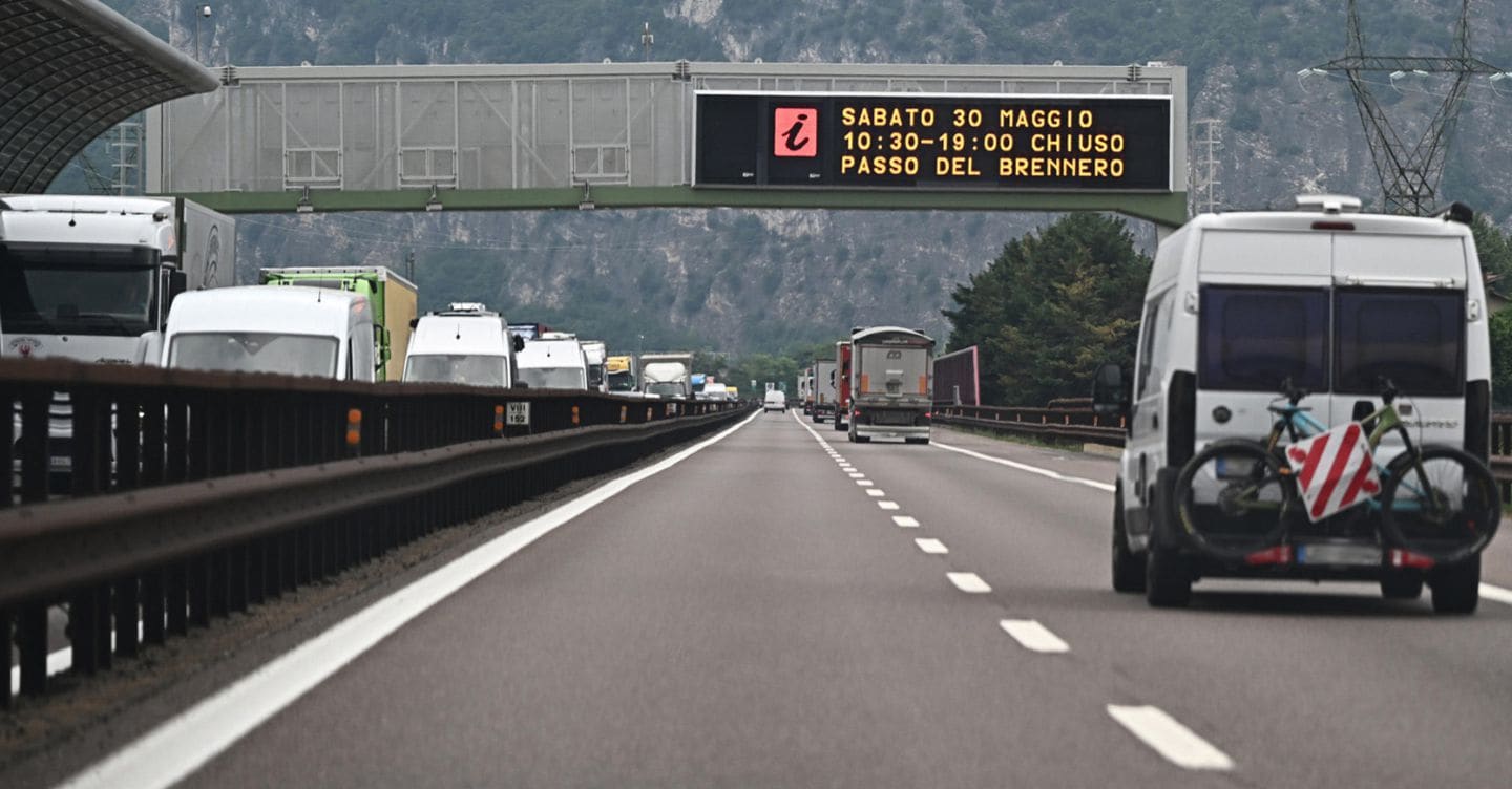 Brennero, A22 a rischio paralisi per lo stop al traffico in Austria sabato 30. L’allarme delle imprese