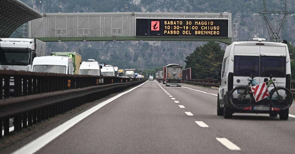 Brennero, A22 a rischio paralisi per lo stop al traffico in Austria sabato 30. L’allarme delle imprese