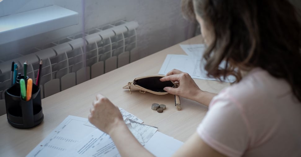 eurispes pi249 di 6 su 10 non arrivano a fine mese il 10 pi249 ricco detiene il 599 della ricchezza da Ilsole24ore.com eurispes pi249 di 6 su 10 non arrivano a fine mese il 10 pi249 ricco detiene il 599 della ricchezza