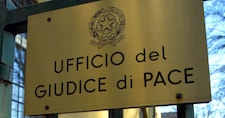 SEDE DEL GIUDICE DI PACE DI VIA FRANCESCO SFORZA 23, (© Alberto Cattaneo / Fotogramma, MILANO - 2002-01-02) FOTOGRAMMA