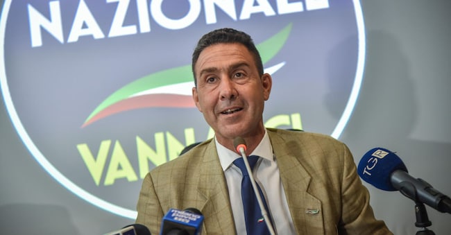Roberto Vannacci durante una conferenza stampa di Futuro Nazionale. (Ansa)